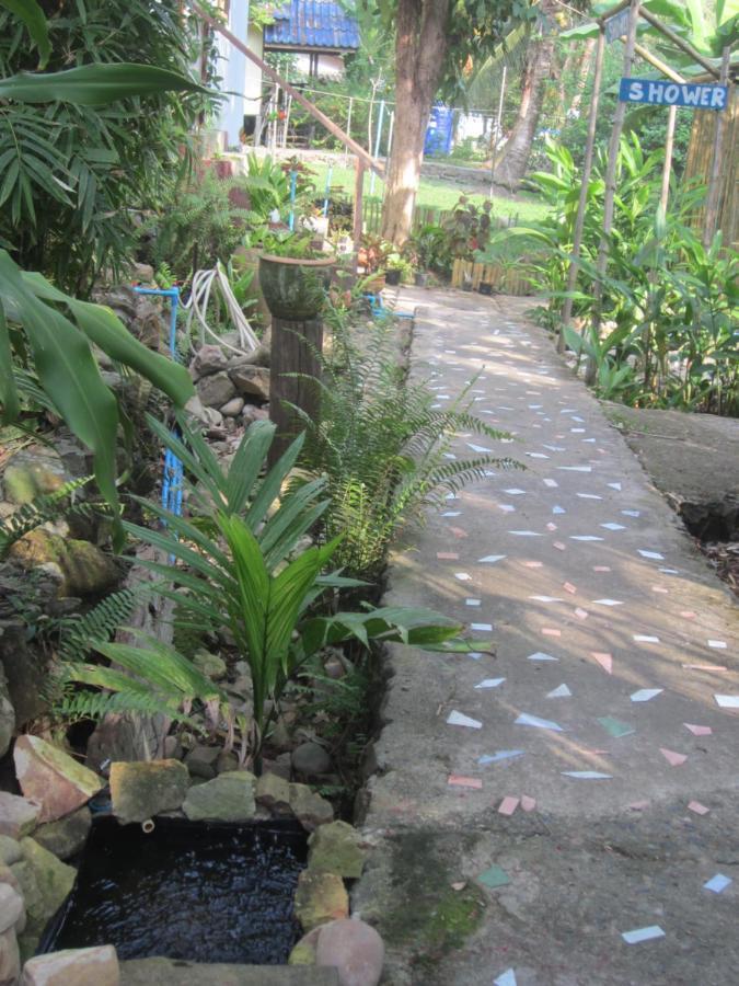 Happy Days Guest House Ko Kut Exterior photo