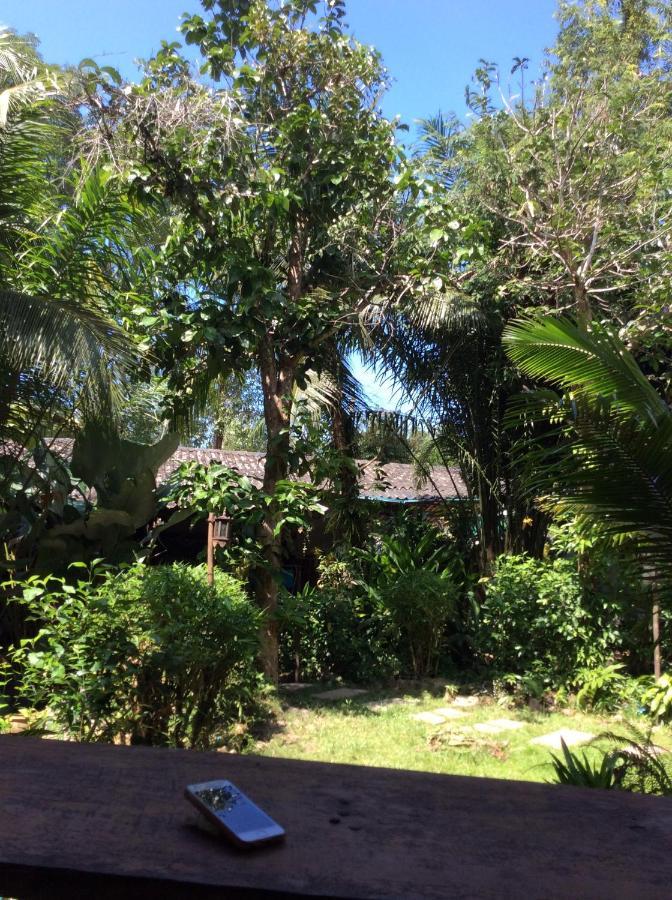 Happy Days Guest House Ko Kut Exterior photo