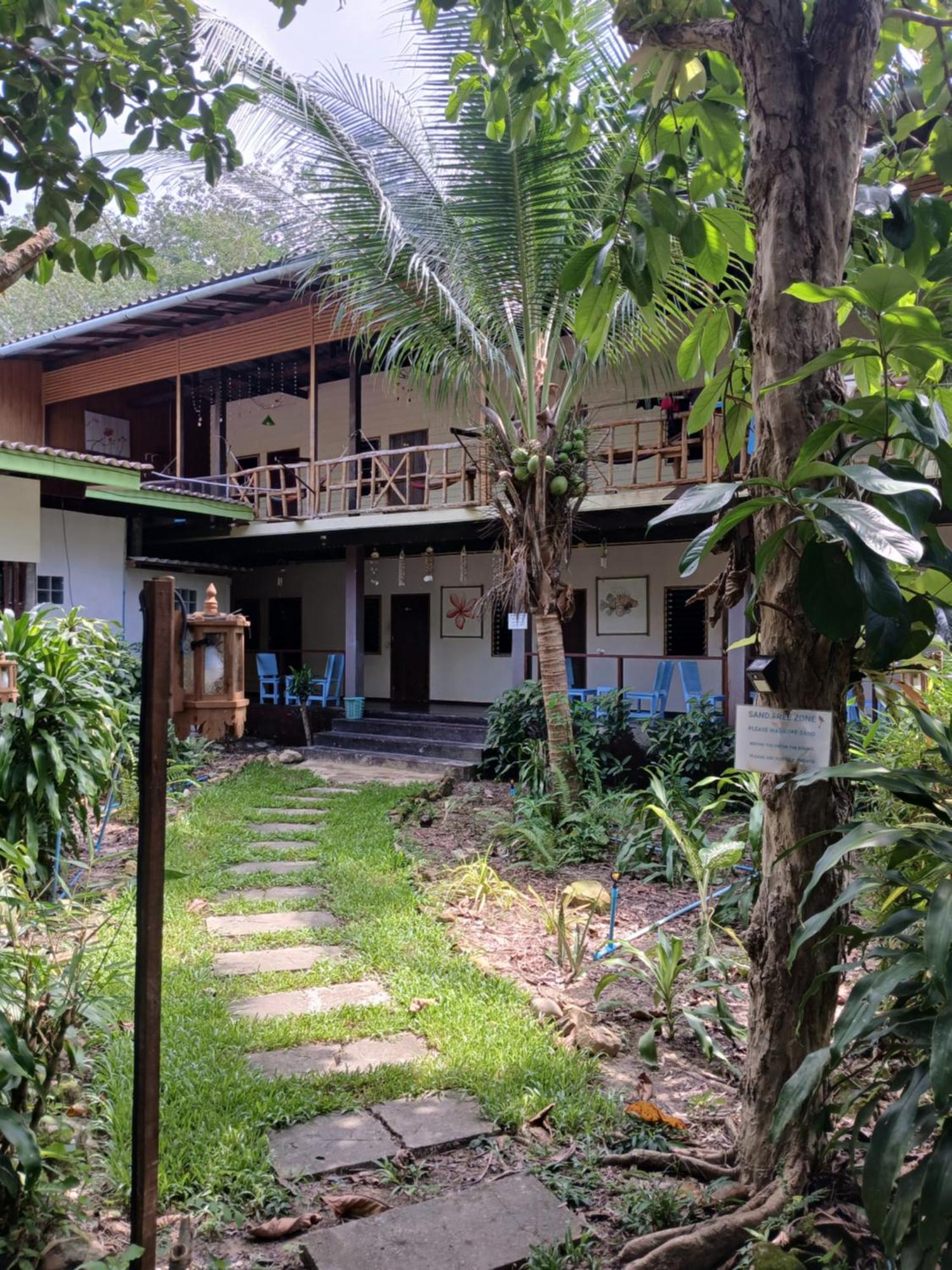 Happy Days Guest House Ko Kut Exterior photo