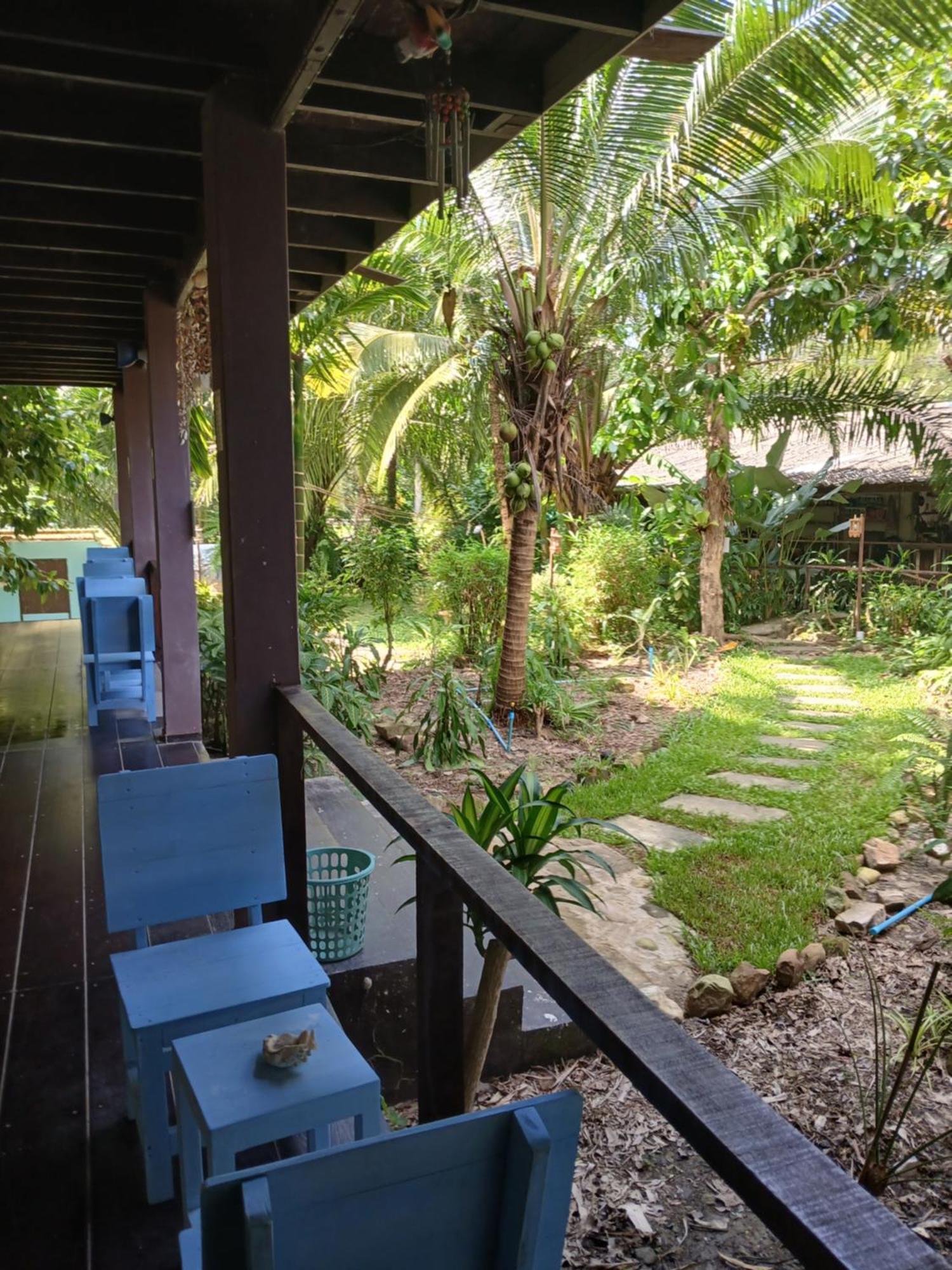 Happy Days Guest House Ko Kut Exterior photo